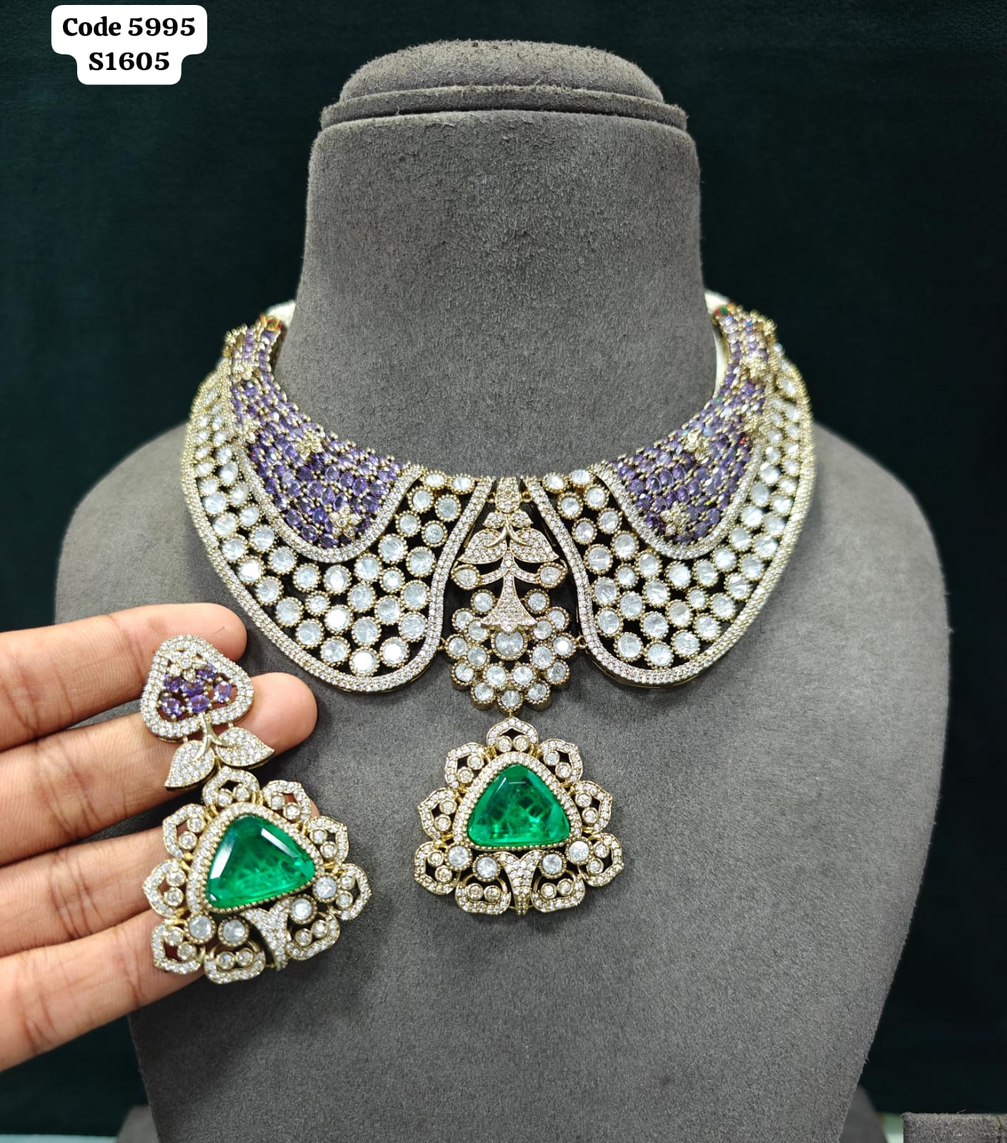 Necklace Set 077